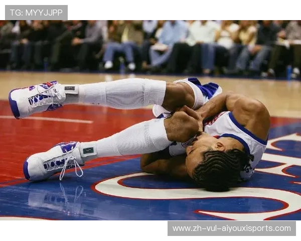 慎点穆迪和利文斯顿膝盖重伤对比视频引深思球迷齐呼伤病滚粗 慎点穆迪和利文斯顿膝盖重伤对比视频引深思球迷齐呼伤病滚粗